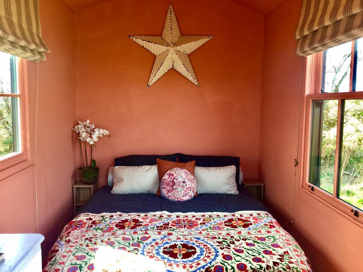 The Oaks Glamping - Pips Cabin *
